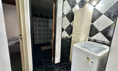 VENTA Casa con patio verde y 2 dormitorios