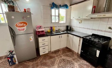 Casa + 2 departamentos en José Marmol