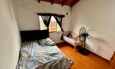 Casa + 2 departamentos en José Marmol
