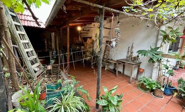 Casa + 2 departamentos en José Marmol