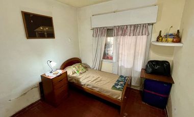 Casa + 2 departamentos en José Marmol