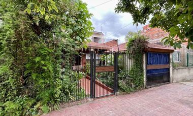 Casa + 2 departamentos en José Marmol