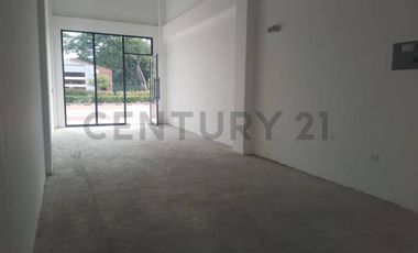 Plaza comercial, Costa Brisa km 19.5 Via La Costa. Y.Def