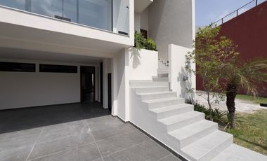 VENDO CASA EN ZAVALETA