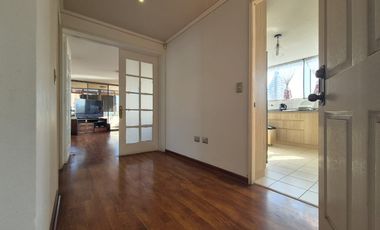 Se vende depto en AV. Brasil de 3D+2B+2Est y 1 Bod + 1D y 1B de servicio a  8.500 UF