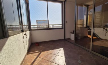 Se vende depto en AV. Brasil de 3D+2B+2Est y 1 Bod + 1D y 1B de servicio a  8.500 UF