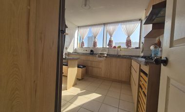 Se vende depto en AV. Brasil de 3D+2B+2Est y 1 Bod + 1D y 1B de servicio a  8.500 UF