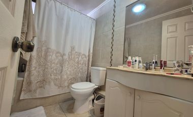 Se vende depto en AV. Brasil de 3D+2B+2Est y 1 Bod + 1D y 1B de servicio a  8.500 UF