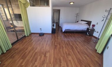 Se vende depto en AV. Brasil de 3D+2B+2Est y 1 Bod + 1D y 1B de servicio a  8.500 UF