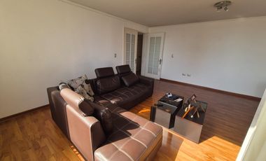 Se vende depto en AV. Brasil de 3D+2B+2Est y 1 Bod + 1D y 1B de servicio a  8.500 UF