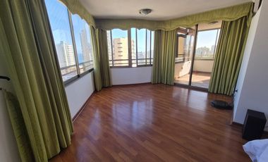 Se vende depto en AV. Brasil de 3D+2B+2Est y 1 Bod + 1D y 1B de servicio a  8.500 UF