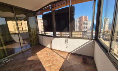 Se vende depto en AV. Brasil de 3D+2B+2Est y 1 Bod + 1D y 1B de servicio a  8.500 UF
