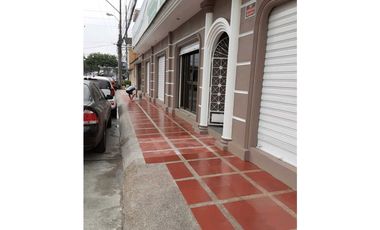 ALQUILO AMPLIA CASA PARA EMPRESAS