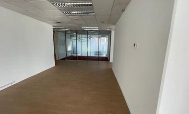 ARRIENDO Oficina en Primer Piso de 270,30 m2, Ciudad Empresarial de Huechuraba
