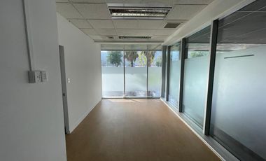 ARRIENDO Oficina en Primer Piso de 270,30 m2, Ciudad Empresarial de Huechuraba