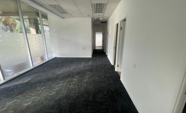 ARRIENDO Oficina en Primer Piso de 270,30 m2, Ciudad Empresarial de Huechuraba