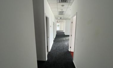 ARRIENDO Oficina en Primer Piso de 270,30 m2, Ciudad Empresarial de Huechuraba