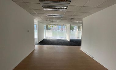 ARRIENDO Oficina en Primer Piso de 270,30 m2, Ciudad Empresarial de Huechuraba