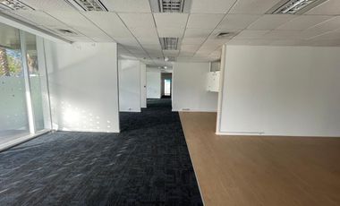 ARRIENDO Oficina en Primer Piso de 270,30 m2, Ciudad Empresarial de Huechuraba