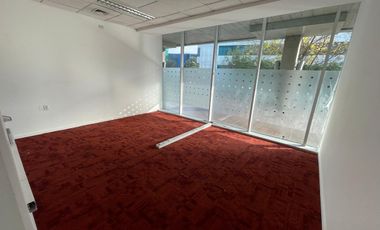 ARRIENDO Oficina en Primer Piso de 270,30 m2, Ciudad Empresarial de Huechuraba