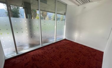 ARRIENDO Oficina en Primer Piso de 270,30 m2, Ciudad Empresarial de Huechuraba