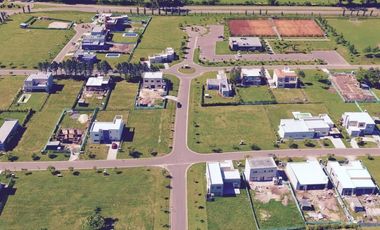 VENTA Terreno en Pilar Del Este, Santa Emilila. Lote interno. con Cerco en todos sus lados