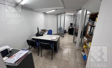 Local alquiler centro, 360 m2 en dos plantas, con salón comercial, oficinas y 4 baños