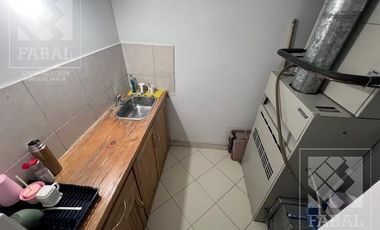 Local alquiler centro, 360 m2 en dos plantas, con salón comercial, oficinas y 4 baños