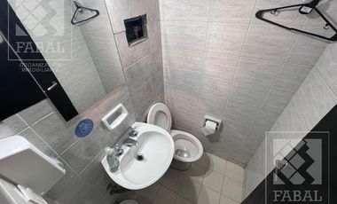 Local alquiler centro, 360 m2 en dos plantas, con salón comercial, oficinas y 4 baños
