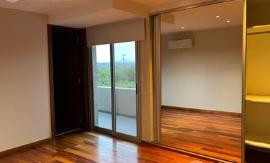 Hermosa Casa de Alta Categoría en 4 Hojas - 4 Dormitorios y Pileta