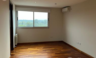Hermosa Casa de Alta Categoría en 4 Hojas - 4 Dormitorios y Pileta