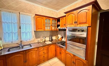Importante casa de 3 dormitorios, barrio privado Casco Viejo, Yerba Buena