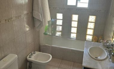 Casa en venta - 3 Dormitorios 5 Baños - Villa Gesell
