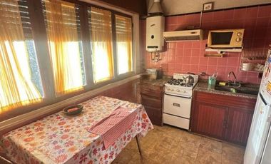 Casa en venta - 3 Dormitorios 5 Baños - Villa Gesell