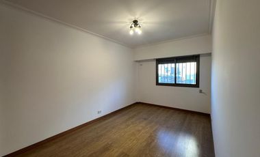 Departamento en venta de 4 Dormitorios con cochera en Rosario - Centro
