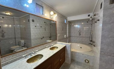 Departamento en venta de 4 Dormitorios con cochera en Rosario - Centro