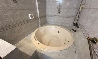 Departamento en venta de 4 Dormitorios con cochera en Rosario - Centro