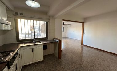 Departamento en venta de 4 Dormitorios con cochera en Rosario - Centro