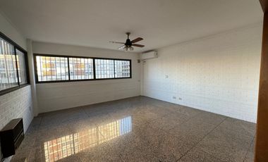Departamento en venta de 4 Dormitorios con cochera en Rosario - Centro