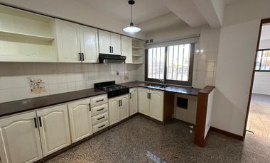 Departamento en venta de 4 Dormitorios con cochera en Rosario - Centro