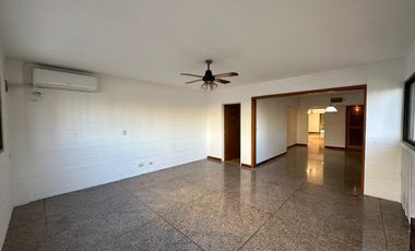 Departamento en venta de 4 Dormitorios con cochera en Rosario - Centro