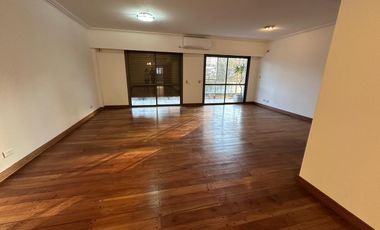 Departamento en venta de 4 Dormitorios con cochera en Rosario - Centro