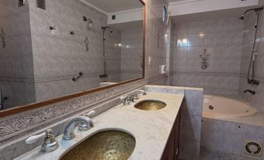 Departamento en venta de 4 Dormitorios con cochera en Rosario - Centro