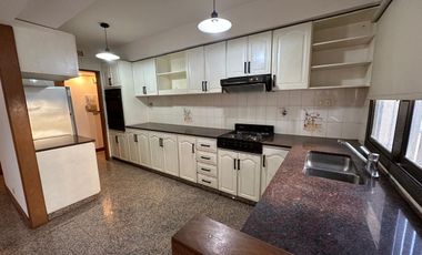 Departamento en venta de 4 Dormitorios con cochera en Rosario - Centro
