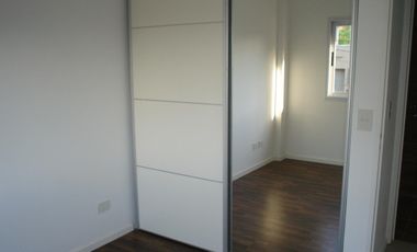 Departamento 2 ambientes con cochera en edificio nuevo