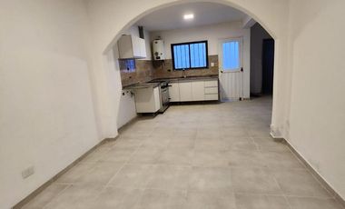 Casa en  de 2 Dormitorios por $420.000 Mensuales