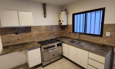 Casa en  de 2 Dormitorios por $420.000 Mensuales