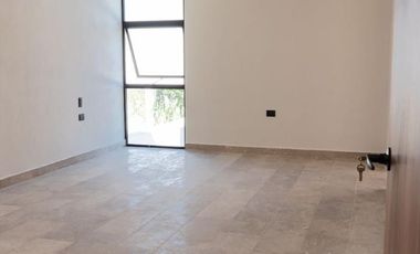 CASA EN VENTA DE TRES RECÁMARAS EN RESIDENCIAL DE CONKAL.