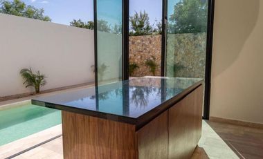 CASA EN VENTA DE TRES RECÁMARAS EN RESIDENCIAL DE CONKAL.