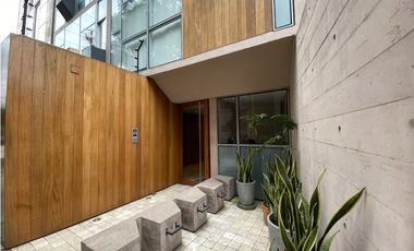 Duplex frente a parque Confraternidad